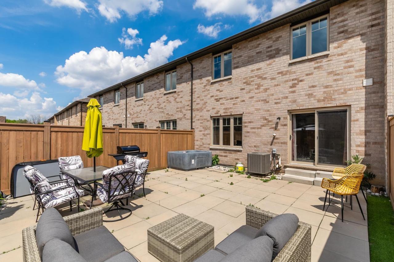 Modern Hamilton Homes Lake Ontario Shore By Globalstay Exterior foto